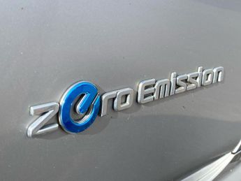 NISSAN LEAF 40Kwh Tekna Hatchback 5Dr Electric Auto (150 Ps)