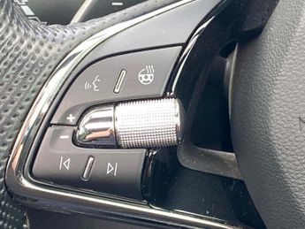 SKODA KAROQ 1.5 Tsi Sport Line 5Dr Dsg