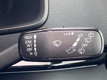 SKODA KAROQ 1.5 Tsi Sport Line 5Dr Dsg