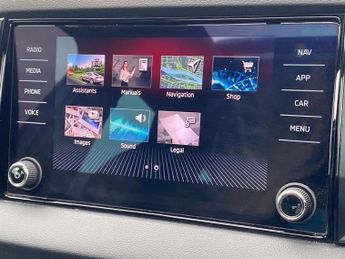 SKODA KAROQ 1.5 Tsi Sport Line 5Dr Dsg