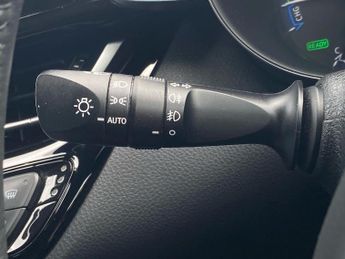TOYOTA C-HR 1.8 Vvt-H Design Suv 5Dr Petrol Hybrid Cvt Euro 6 (S/S) (122 Ps)