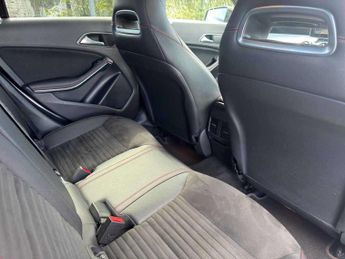 MERCEDES-BENZ CLA Cla 220D Amg Line 4Dr Tip Auto