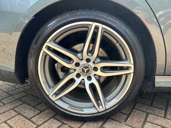 MERCEDES-BENZ E CLASS E220D Amg Line 5Dr 9G-Tronic