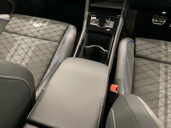 VOLKSWAGEN Tiguan 1.5 Tsi Ehybrid R-Line 5Dr Dsg