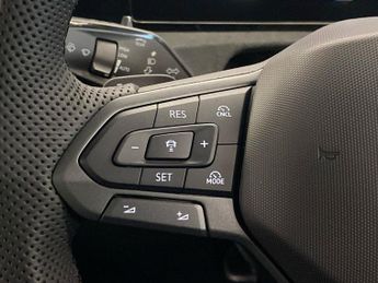 VOLKSWAGEN Tiguan 1.5 Tsi Ehybrid R-Line 5Dr Dsg