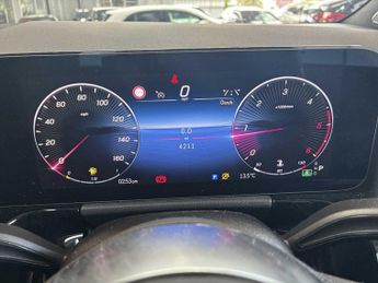 MERCEDES-BENZ GLA Gla 200D Sport Executive 5Dr Auto