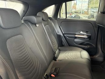 MERCEDES-BENZ GLA Gla 200D Sport Executive 5Dr Auto