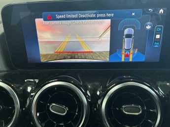 MERCEDES-BENZ GLA Gla 200D Sport Executive 5Dr Auto