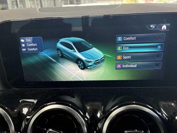 MERCEDES-BENZ GLA Gla 200D Sport Executive 5Dr Auto