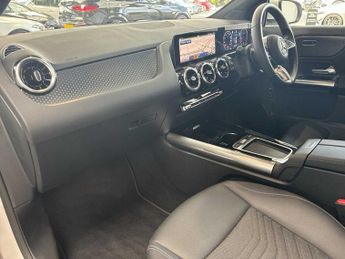 MERCEDES-BENZ GLA Gla 200D Sport Executive 5Dr Auto