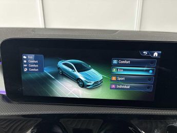 MERCEDES-BENZ CLA Cla 200 Amg Line Premium Plus 4Dr Tip Auto