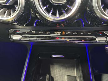 MERCEDES-BENZ GLA Gla 180 Amg Line Premium 5Dr Auto