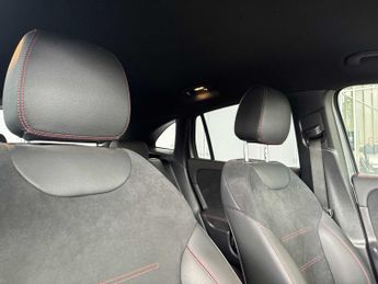 MERCEDES-BENZ GLA Gla 180 Amg Line Premium 5Dr Auto