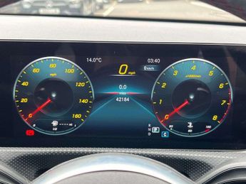 MERCEDES-BENZ CLA Cla 180 Amg Line Premium 4Dr Tip Auto