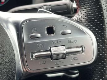 MERCEDES-BENZ CLA Cla 180 Amg Line Premium 4Dr Tip Auto