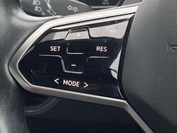 VOLKSWAGEN ID.3 Pro Performance 58Kwh Life Hatchback 5Dr Electric Auto (204 Ps)