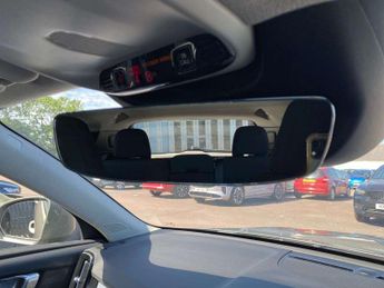 VOLVO XC40 1.5 T3 [163] Momentum 5Dr Geartronic