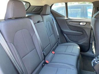 VOLVO XC40 1.5 T3 [163] Momentum 5Dr Geartronic