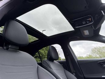 MERCEDES-BENZ C CLASS C200 Amg Line Premium [Pan Roof] 4Dr 9G-Tronic