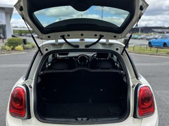 MINI HATCHBACK 1.5 Cooper 3Dr Auto