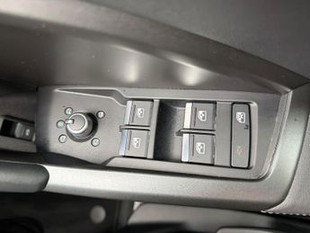 AUDI Q3 35 Tfsi S Line 5Dr S Tronic