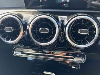 MERCEDES-BENZ CLA Cla 200 Amg Line 4Dr Tip Auto