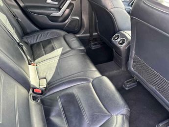 MERCEDES-BENZ CLA Cla 200 Amg Line 4Dr Tip Auto