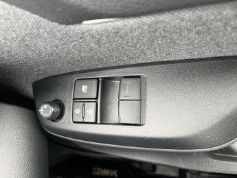 TOYOTA YARIS 1.5 Vvt-H Icon Hatchback 5Dr Petrol Hybrid E-Cvt Euro 6 (S/S) (1