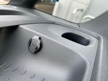 VOLKSWAGEN ID. BUZZ Pro 79Kwh Commerce Panel Van 5Dr Electric Auto (286 Ps)