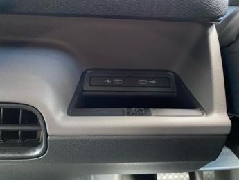 VOLKSWAGEN ID. BUZZ Pro 79Kwh Commerce Panel Van 5Dr Electric Auto (286 Ps)