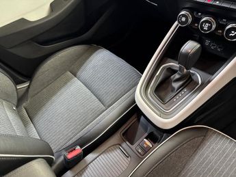 RENAULT CLIO 1.6 E-Tech Techno Hatchback 5Dr Petrol Hybrid Auto Euro 6 (S/S) 