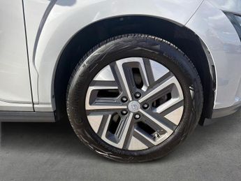 HYUNDAI KONA 64Kwh Premium Suv 5Dr Electric Auto (10.5Kw Charger) (204 Ps)