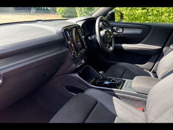 VOLVO XC40 2.0 B4P Plus Dark 5Dr Auto