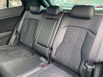 KIA SPORTAGE 1.6 T-Gdi 13.8Kwh Gt-Line Suv 5Dr Petrol Plug-In Hybrid Auto Awd