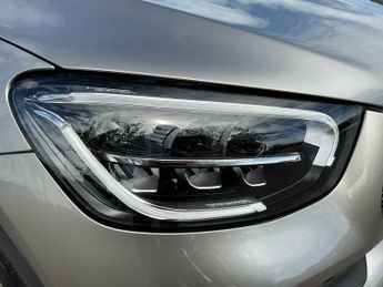 MERCEDES-BENZ GLC Glc 220D 4Matic Amg Line Premium 5Dr 9G-Tronic