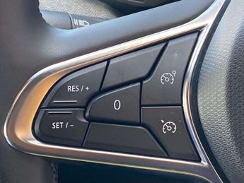 RENAULT CLIO 1.6 E-Tech Techno Hatchback 5Dr Petrol Hybrid Auto Euro 6 (S/S) 