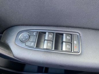 RENAULT CAPTUR 1.6 E-Tech Techno Suv 5Dr Petrol Hybrid Auto Euro 6 (S/S) (145 P
