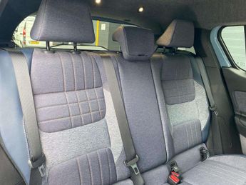 RENAULT 4 Comfort Range 52Kwh Techno Suv 5Dr Electric Auto (150 Ps)