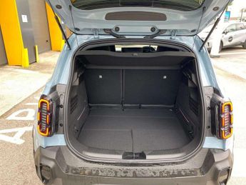 RENAULT 4 Comfort Range 52Kwh Techno Suv 5Dr Electric Auto (150 Ps)
