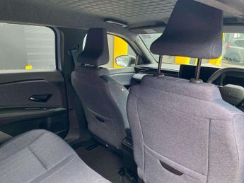 RENAULT 4 Comfort Range 52Kwh Techno Suv 5Dr Electric Auto (150 Ps)