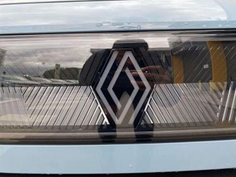 RENAULT 4 Comfort Range 52Kwh Techno Suv 5Dr Electric Auto (150 Ps)
