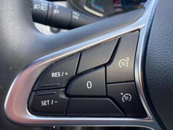 RENAULT CLIO 1.6 E-Tech Techno Hatchback 5Dr Petrol Hybrid Auto Euro 6 (S/S) 