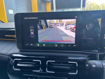 RENAULT 4 Comfort Range 52Kwh Iconic Suv 5Dr Electric Auto (150 Ps)