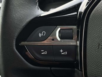 PEUGEOT 2008 50Kwh Allure Premium Suv 5Dr Electric Auto (7Kw Charger) (136 Ps