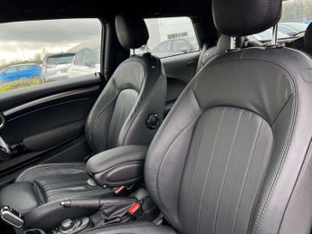 MINI HATCHBACK 1.5 Cooper Exclusive Hatchback 3Dr Petrol Steptronic Euro 6 (S/S