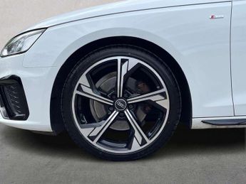 AUDI A4 2.0 Tdi 35 Black Edition Saloon 4Dr Diesel S Tronic Euro 6 (S/S)