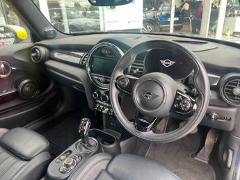 MINI HATCHBACK Cooper Se 32.6Kwh Level 3 Hatchback 3Dr Electric Auto (184 Ps)