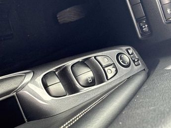 NISSAN JUKE 1.6 Hybrid N-Connecta 5Dr Auto