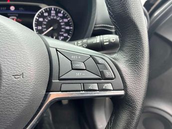 NISSAN JUKE 1.6 Hybrid N-Connecta 5Dr Auto