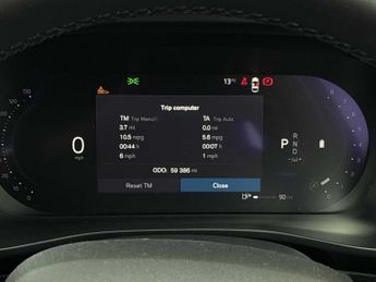 VOLVO XC40 2.0 B3P Plus Dark 5Dr Auto